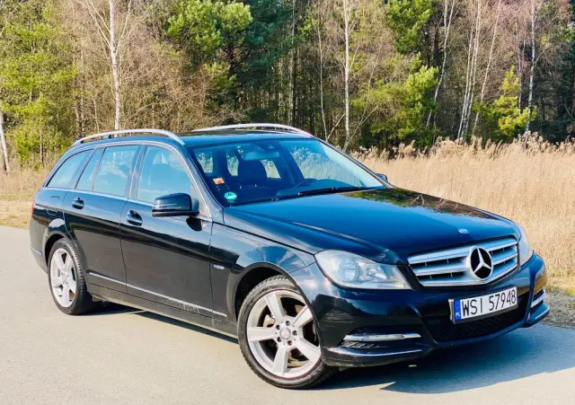 MERCEDES-BENZ Klasa C 180 CGI Automatik BlueEFFICIENCY Avantgarde